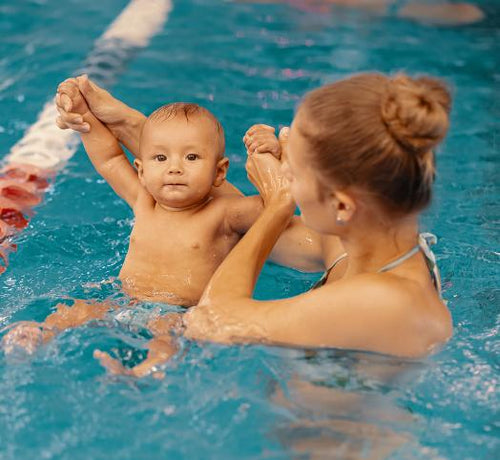 A la découverte des bébés nageurs - Mustela Canada - 1