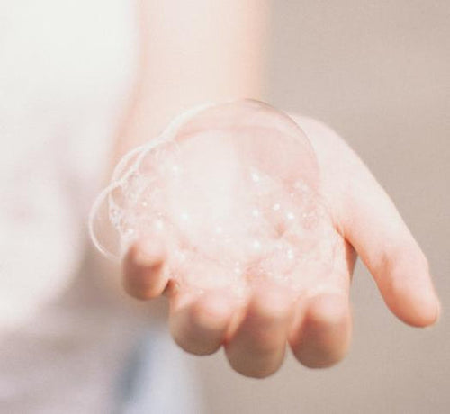 Comprendre les différences entre la dermatite de contact et la dermatite atopique - Mustela Canada - 1