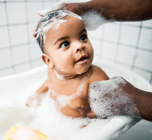 La toilette : quels gestes adopter en cas de peau extrêmement sèche? - Mustela Canada - 1
