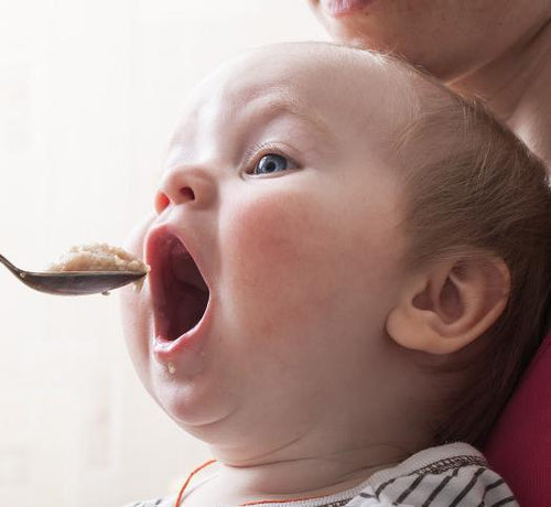 Peau extrêmement sèche, allergies : quelle alimentation et quels ingrédients pour bébé? - Mustela Canada - 1