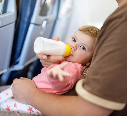 Prendre l’avion avec votre bébé - Mustela Canada - 1